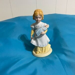 Vintage Avon 1981 Collectible Figurine – Handcrafted "A mother Love"